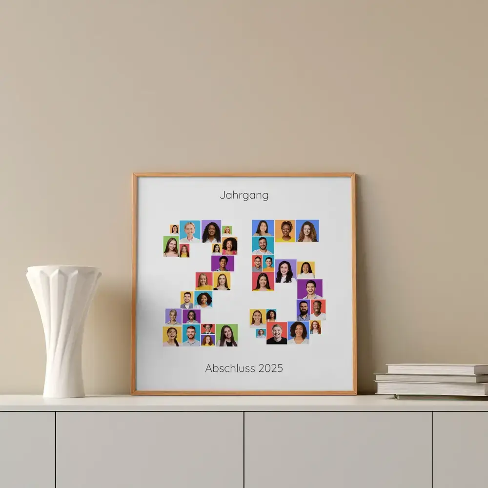 Fotocollage als Jahrgangszahl im Holzrahmen auf einem Sideboard, ein persönliches Geschenk zum Schulabschluss