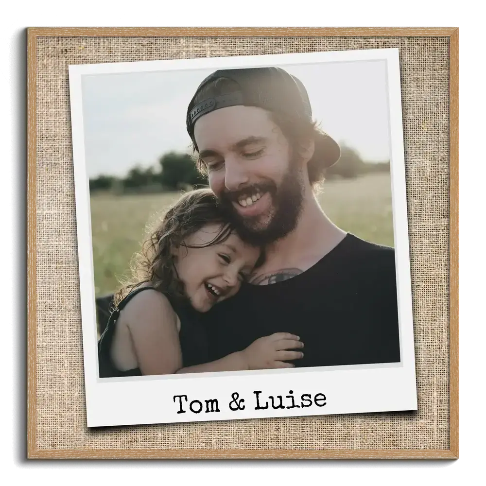 Poster photo père-fille façon photo instantanée, personnalisé avec des prénoms et encadré en bois naturel