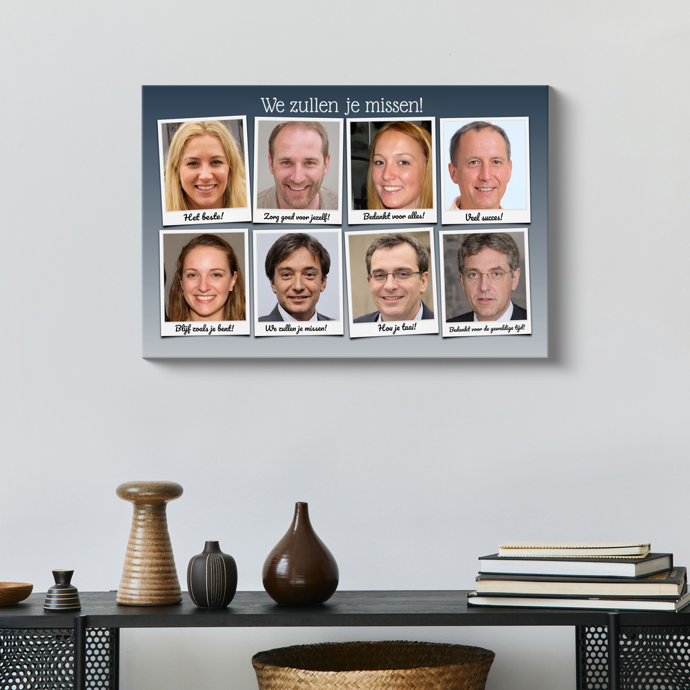 Fotocollage met acht polaroidfoto's en afscheidsgroeten op blauwgrijs, boven een zwarte sidetable.