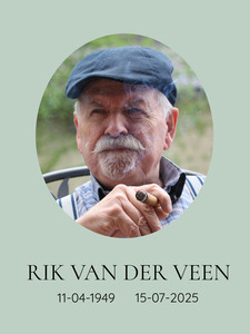 Creëer je persoonlijke ovale herdenkingscollage voor een dierbare vandaag Creëer je persoonlijke ovale herdenkingscollage voor een dierbare vandaag