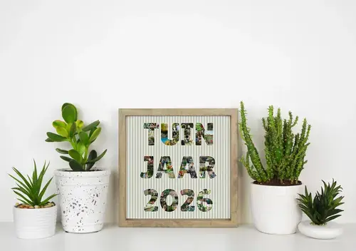 Tuinjaar Collage met Foto's en Groene Achtergrond